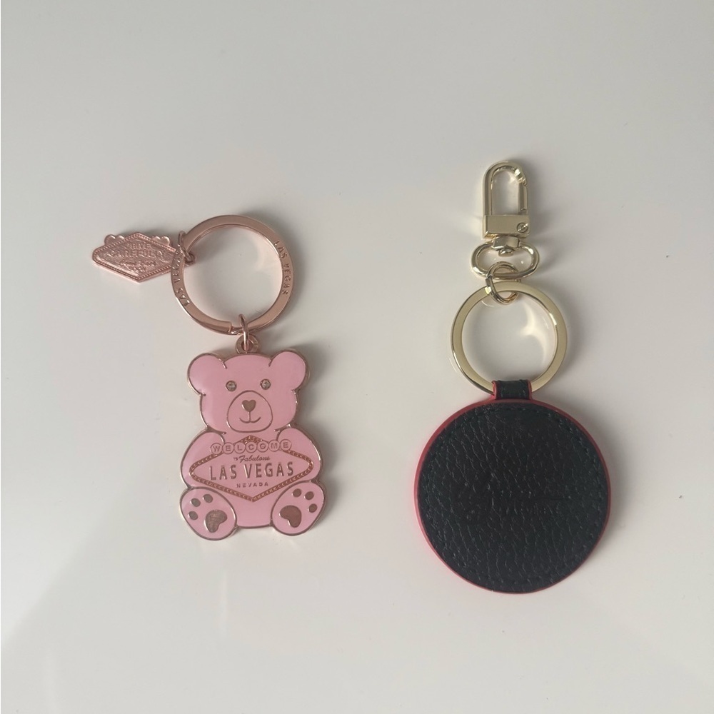 Keychains: 2 Las Vegas keychains